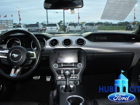 Used 2020 Ford Mustang Premium image 14