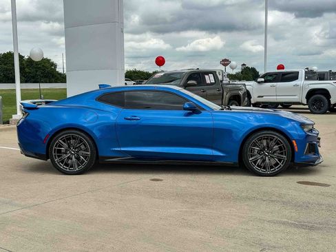 Used 2017 Chevrolet Camaro ZL1 RWD image 2
