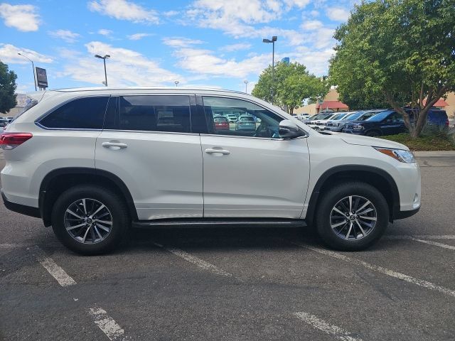 Used 2018 Toyota Highlander XLE AWD/4WD image 4