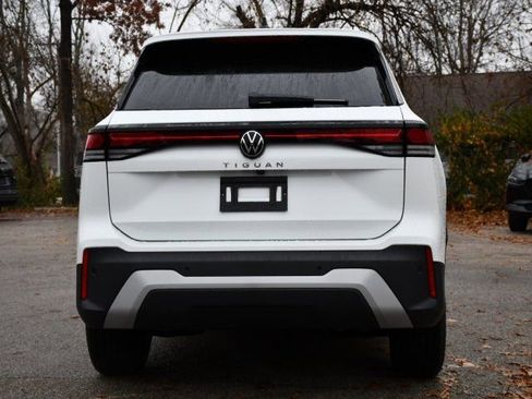 New 2026 Volkswagen Tiguan S FWD image 6