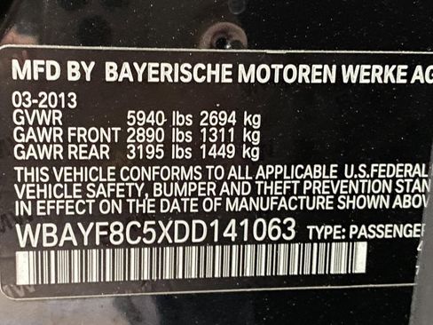 Used 2013 BMW 750Li xDrive image 32