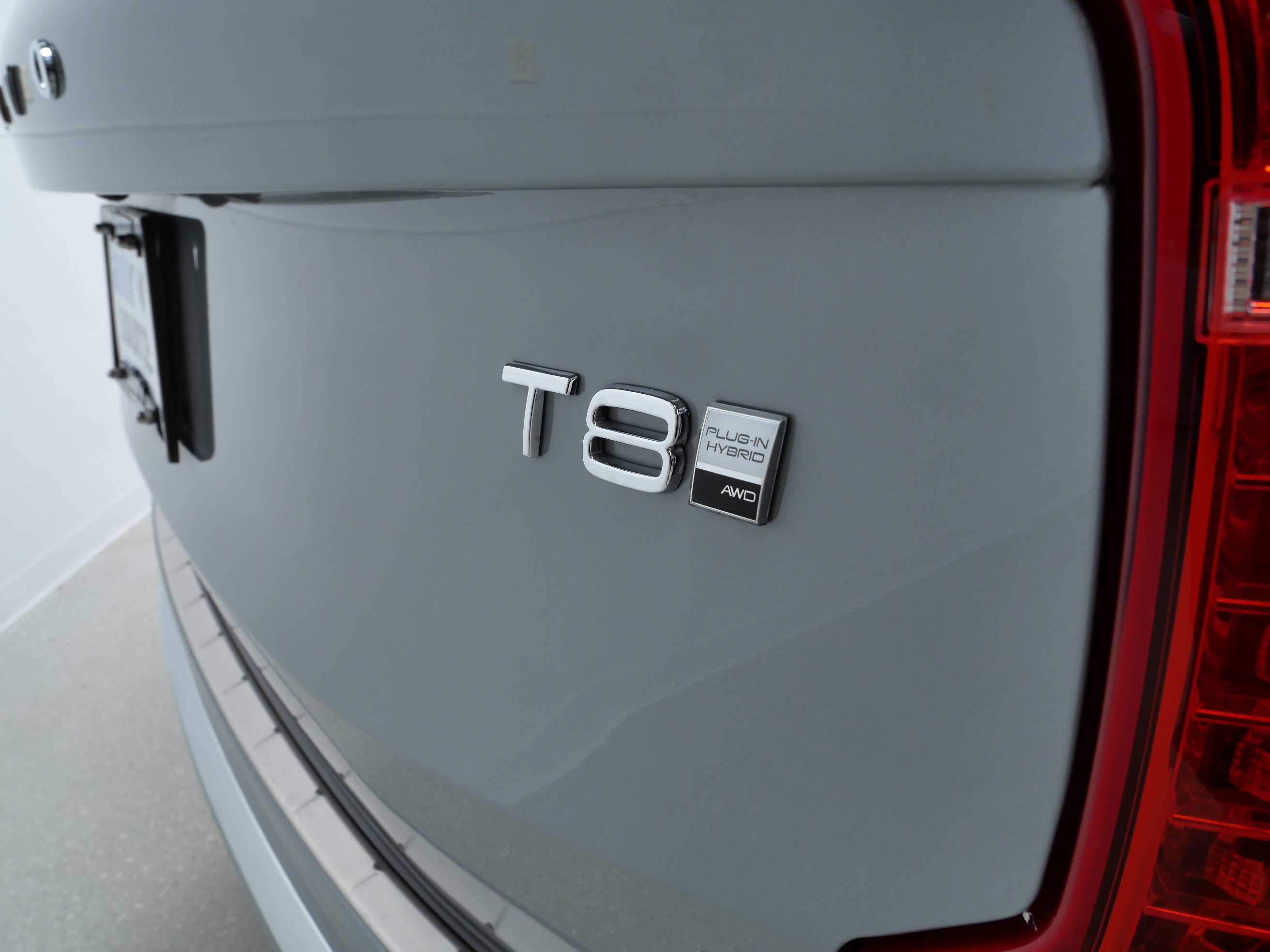 Used 2025 Volvo XC90 T8 Plus w/ Protection Package Premier AWD/4WD image 6