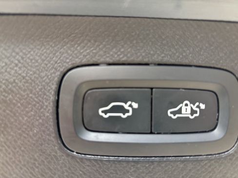 Certified 2023 Volvo XC90 B6 Plus w/ Protection Package Premier image 44