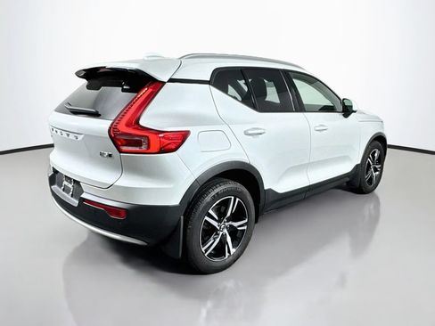 Used 2023 Volvo XC40 B5 Core w/ Convenience Package AWD/4WD image 6