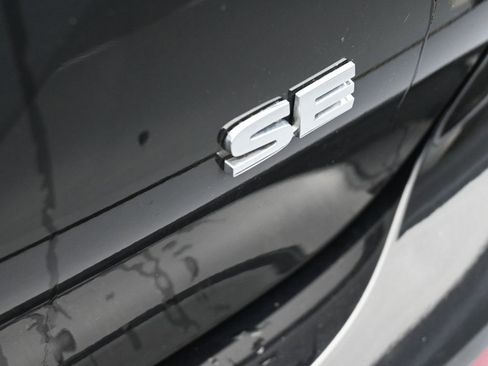 Used 2022 Mitsubishi Outlander SE image 42