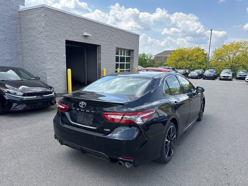 Used 2018 Toyota Camry XSE FWD image 3