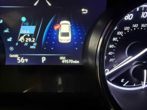 Certified 2018 Toyota Camry XLE image 37