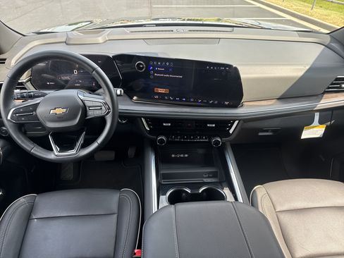New 2026 Chevrolet Suburban Premier RWD image 28