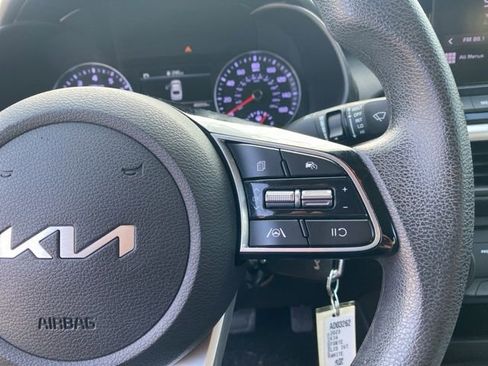 Used 2023 Kia Forte LXS w/ LXS Technology Package image 18