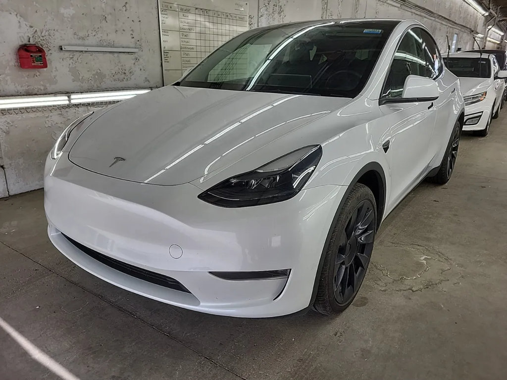 Used 2023 Tesla Model Y Long Range AWD/4WD image 2