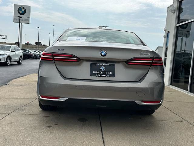 Used 2024 BMW 530i xDrive w/ Premium Package AWD/4WD image 8