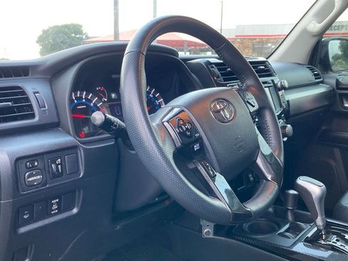 Used 2019 Toyota 4Runner TRD Off-Road Premium AWD/4WD image 9