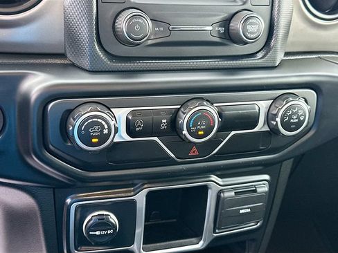 Used 2019 Jeep Wrangler Unlimited Sport AWD/4WD image 15