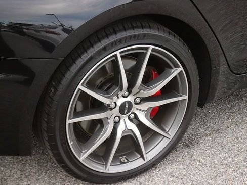 Used 2025 Genesis G70 2.5T image 8