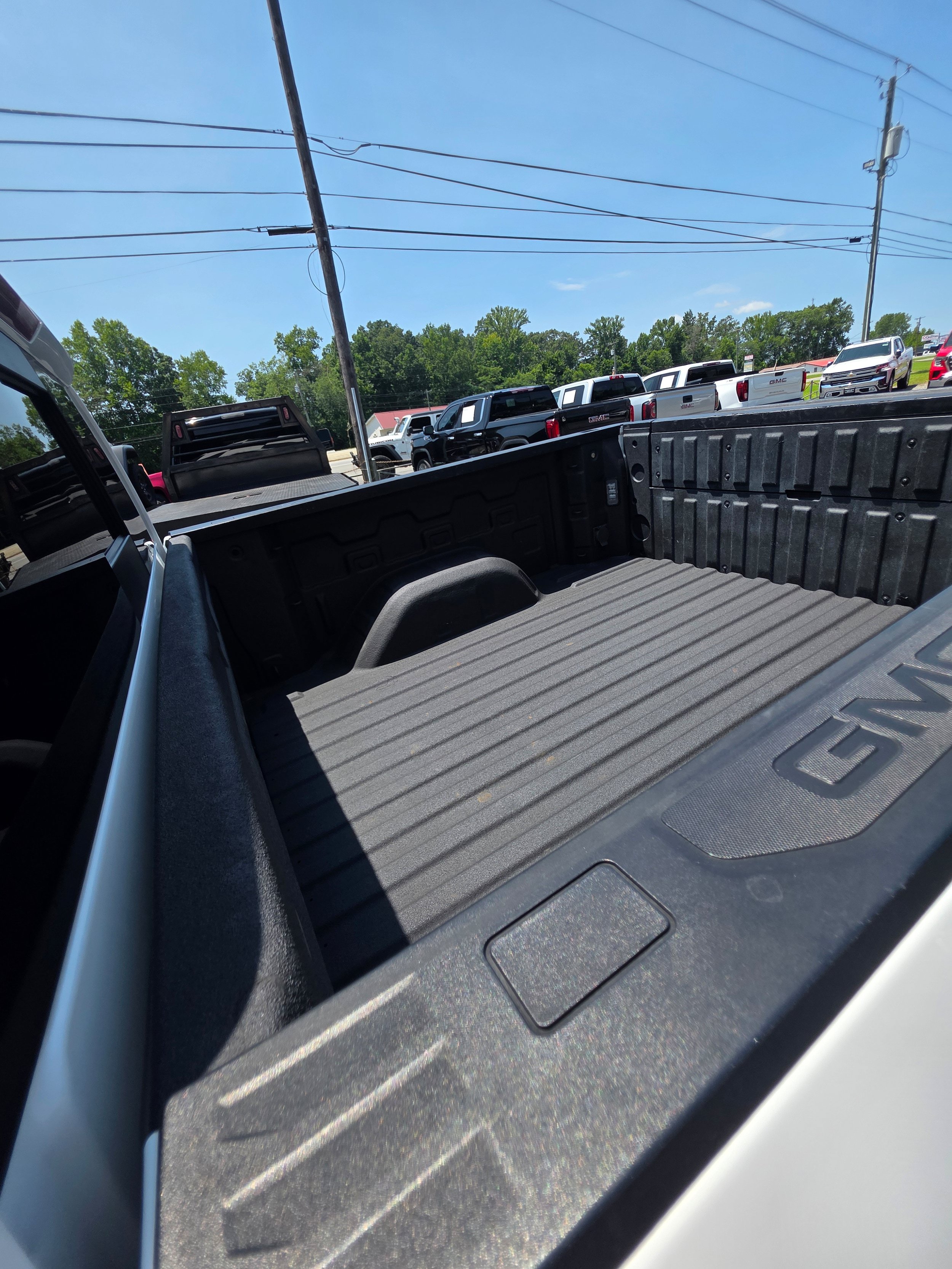 Used 2021 GMC Sierra 1500 SLT w/ SLT Premium Plus Package AWD/4WD image 25