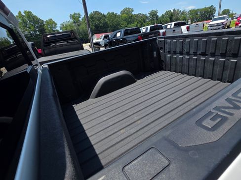 Used 2021 GMC Sierra 1500 SLT w/ SLT Premium Plus Package AWD/4WD image 25