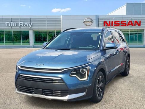Used 2023 Kia Niro EX FWD image 2