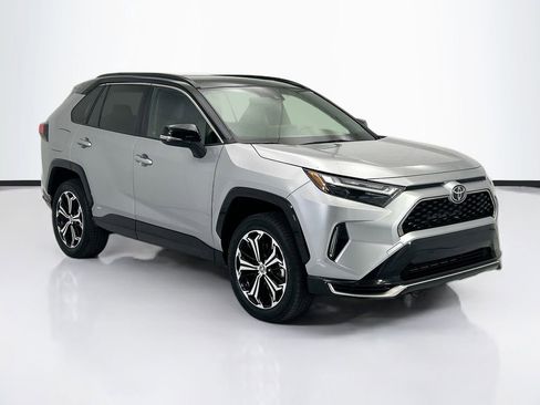 Used 2025 Toyota RAV4 XSE w/ Weather Package AWD/4WD image 3