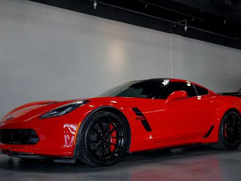 Used 2017 Chevrolet Corvette Grand Sport w/ Z07 Performance Package RWD image 3