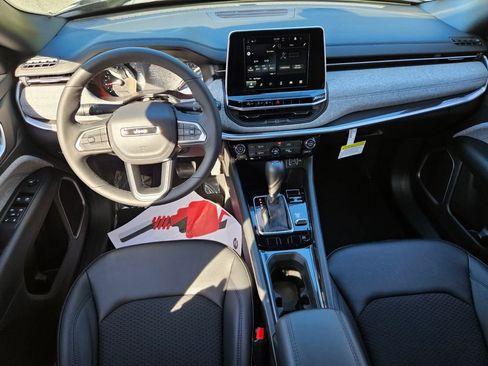 New 2026 Jeep Compass Latitude image 7