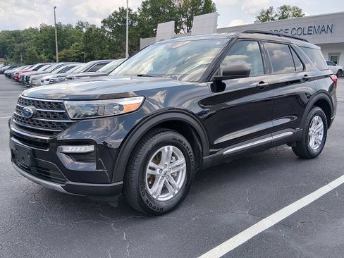Certified 2023 Ford Explorer XLT w/ Equipment Group 202A AWD/4WD image 8