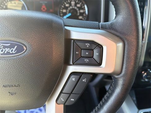 Used 2019 Ford F150 Lariat image 21