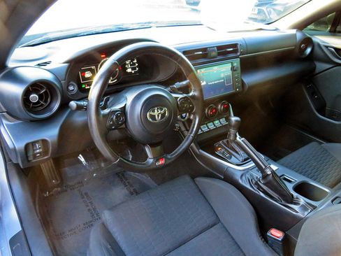 Used 2022 Toyota GR86 RWD image 15