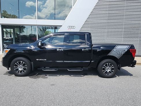 Used 2021 Nissan Titan SV w/ SV Convenience Package AWD/4WD image 2