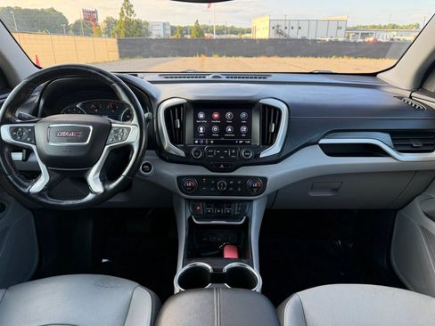 Used 2018 GMC Terrain SLT w/ Preferred Package FWD image 3