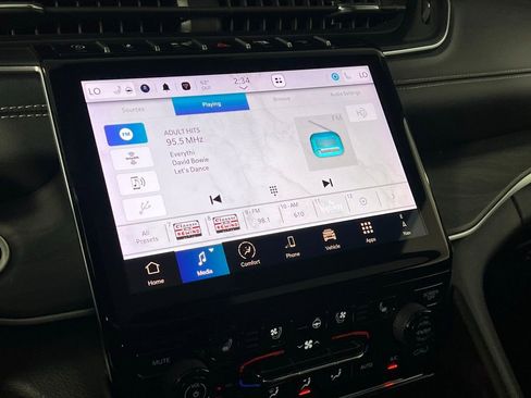 Used 2024 Jeep Grand Cherokee Limited w/ Luxury Tech Group II image 20