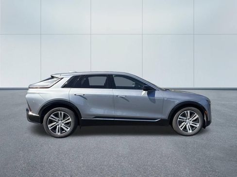 Used 2024 Cadillac Lyriq Tech AWD/4WD image 5
