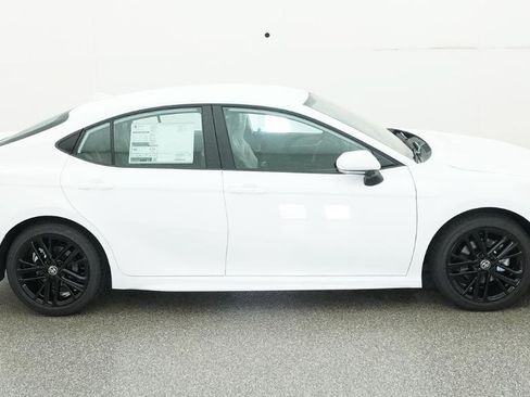 Used 2026 Toyota Camry SE FWD image 49