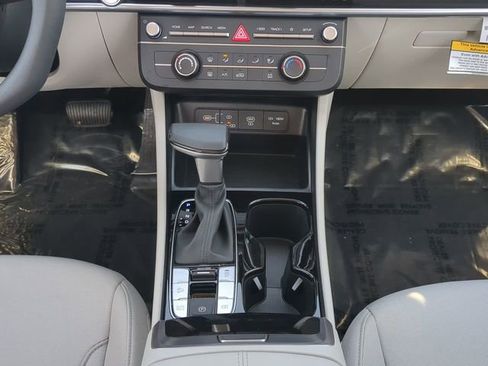 New 2025 Hyundai Tucson SE FWD image 18