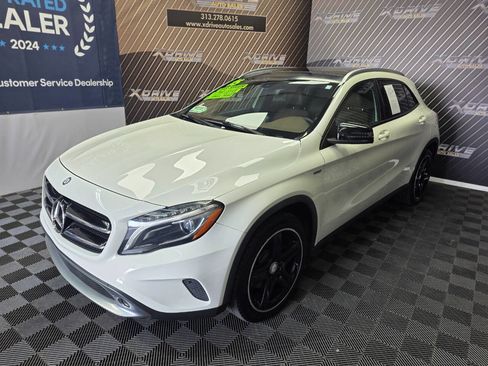 Used 2015 Mercedes-Benz GLA 250 4MATIC image 1