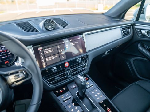 New 2026 Porsche Macan AWD/4WD image 15