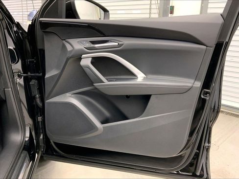 Certified 2025 Audi Q5 Premium w/ Convenience Package image 26