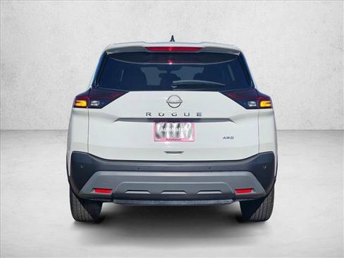 Used 2023 Nissan Rogue S AWD/4WD image 6