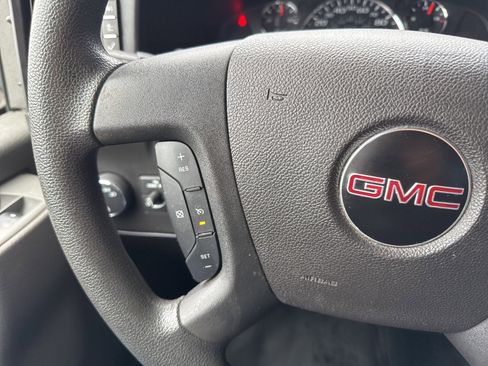 Used 2017 GMC Savana 2500 image 25