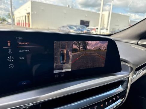 Used 2025 Cadillac Lyriq Luxury AWD/4WD image 19