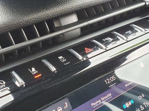 Used 2021 Jeep Grand Cherokee L Laredo w/ Luxury Tech Group I image 17