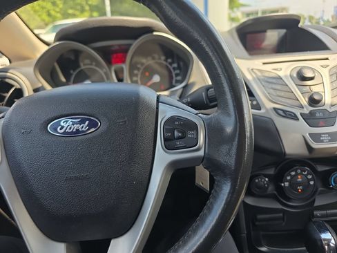 Used 2013 Ford Fiesta SE FWD image 28