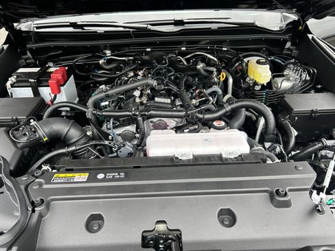 New 2026 Toyota 4Runner SR5 AWD/4WD image 25