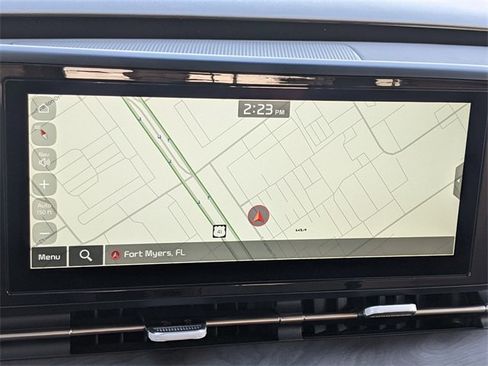 Used 2024 Kia Carnival EX image 25