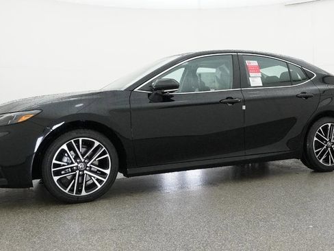 Used 2026 Toyota Camry XLE AWD/4WD image 17