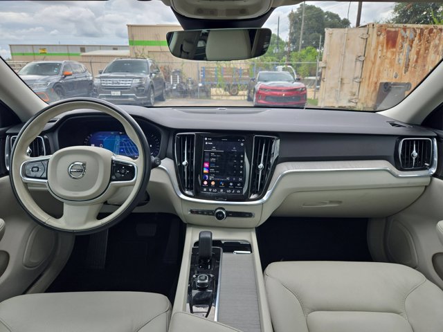Used 2025 Volvo V60 B5 Cross Country Plus AWD/4WD image 25