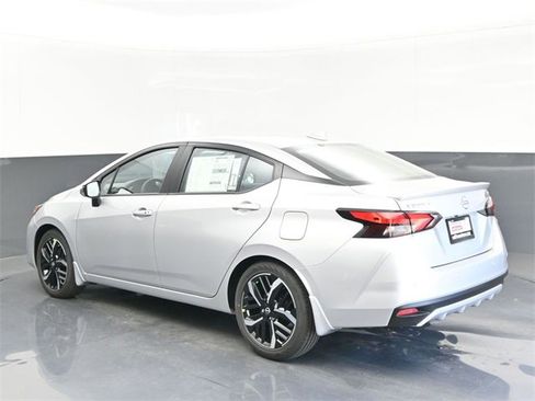 New 2025 Nissan Versa SR w/ Trunk Package image 3
