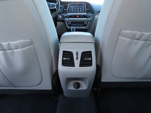 Used 2019 Hyundai Sonata Plug-In Hybrid image 24