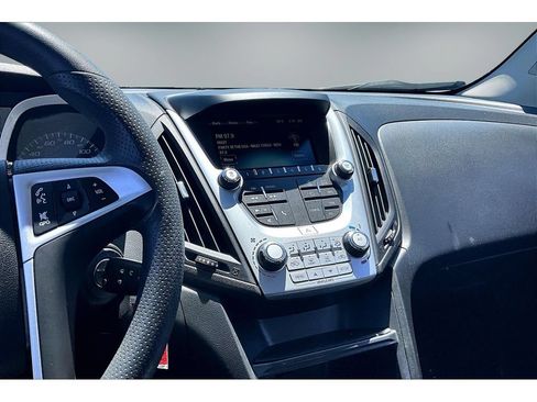 Used 2017 Chevrolet Equinox LT AWD/4WD image 9