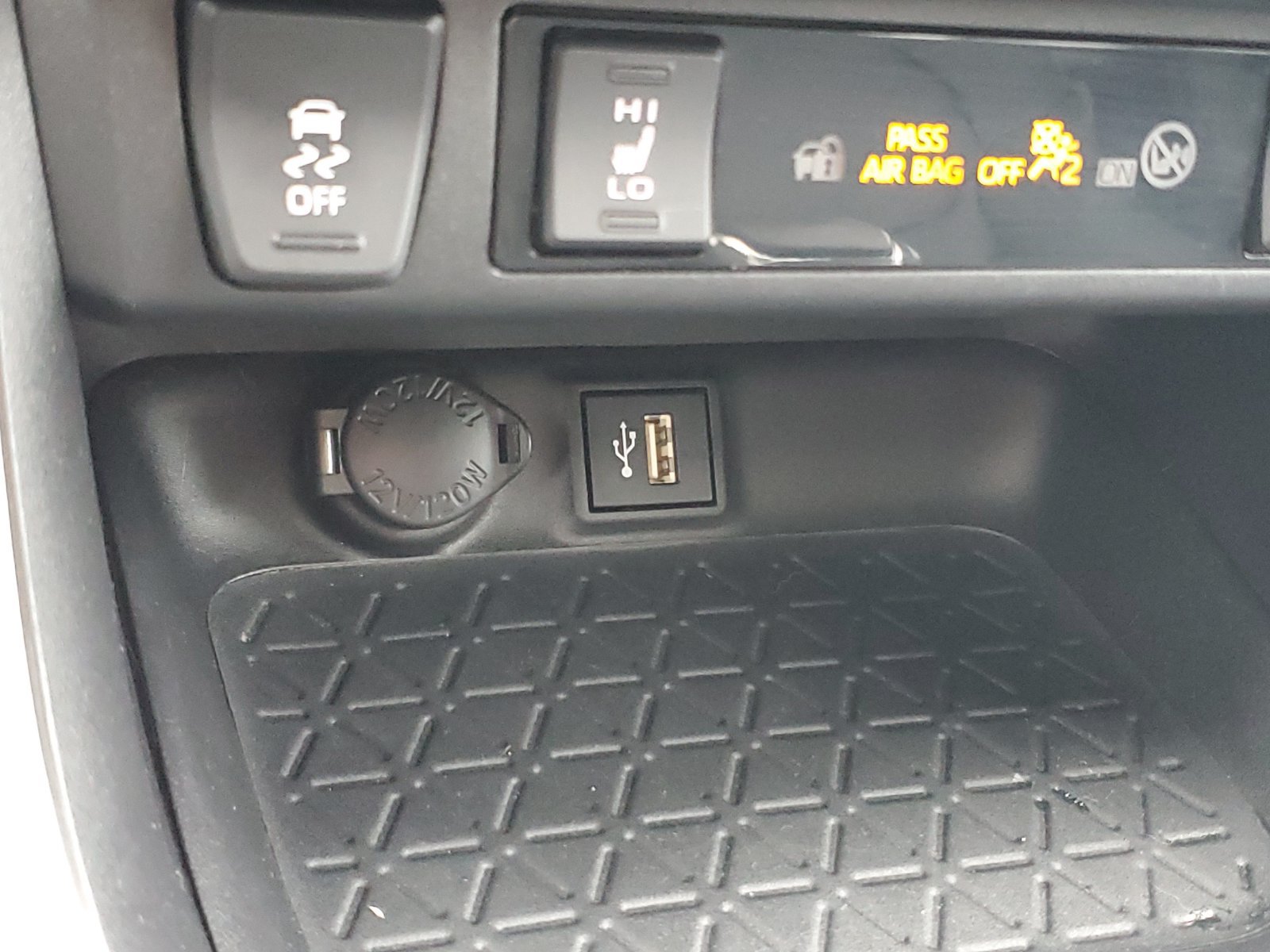 Used 2023 Toyota RAV4 XLE Premium AWD/4WD image 29