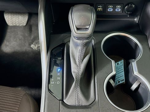 Used 2024 Toyota Highlander LE image 24